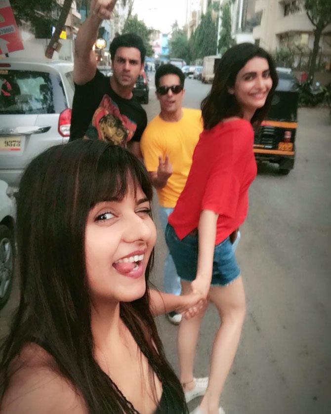 The pretty actress is also good friends with Karishma Tanna and has quite a few pictures with her as well. Also pictured in this photo are actors Vivek Dahiya and Manraj Singh Sharma. Dalljiet captioned this image as: 