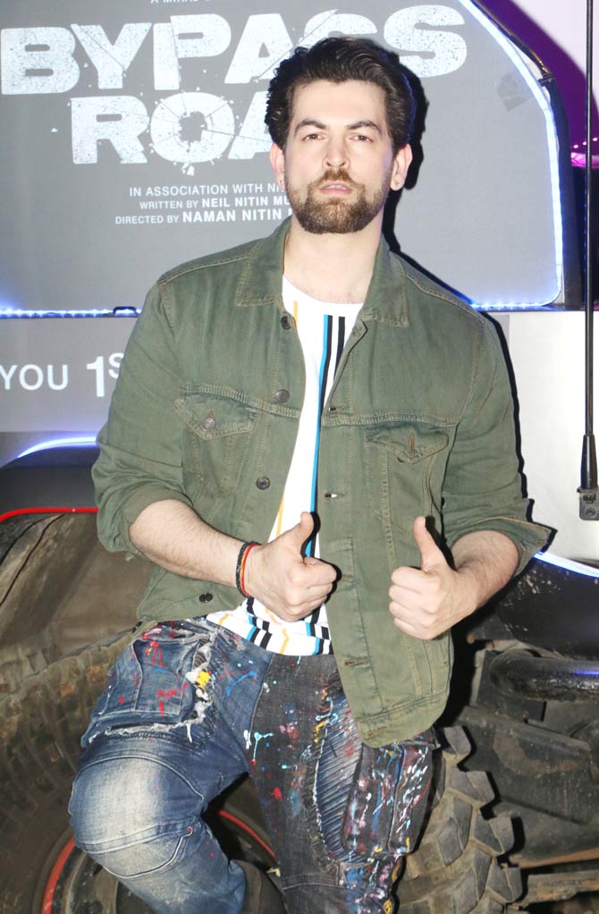 The film is produced by Madan Paliwal of Miraj Creations and co-produced by Neil Nitin Mukesh (NNM films). It is the directorial debut of Neil's brother, Naman Nitin Mukesh.
In picture: Neil Nitin Mukesh gave paparazzi thumbs up at the event in Andheri, Mumbai.