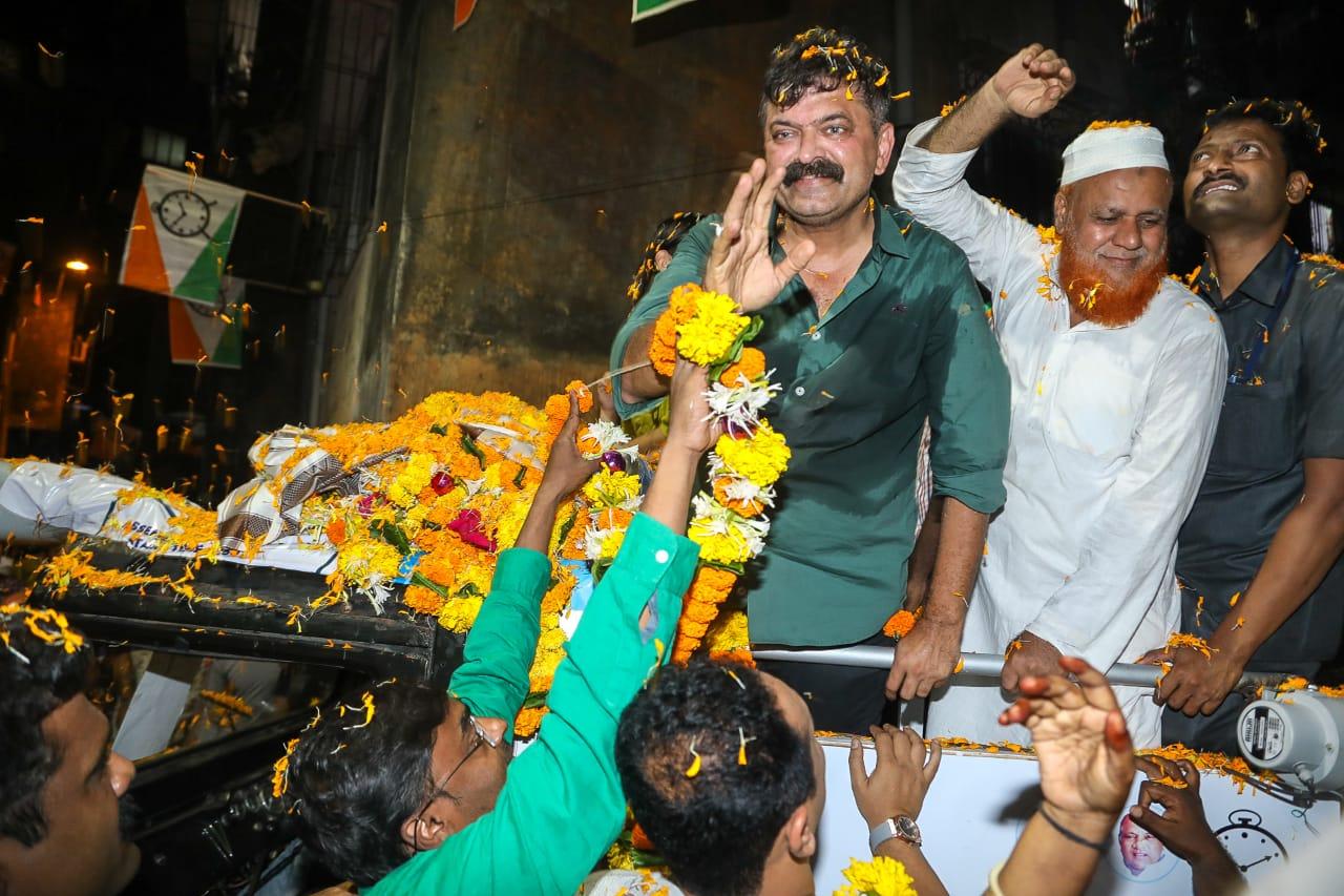 Nationalist Congress Party's candidate Jitendra Awhad will be contesting from the Mumbra-Kalwa constituency. Awhad, who is the sitting MLA since 2009 will be facing Sena's, Deepali Sayed. The 54-year-old NCP leader was seen campaigning in his constituency with thousands of supporters. Picture/Twitter Thane NCP
