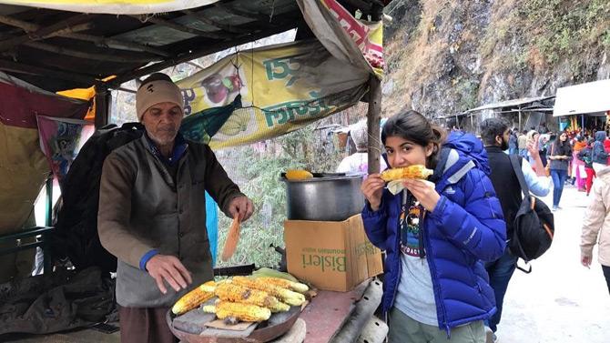 Ananya Birla is also a foodie at heart. She loves exploring different cultures and their food habits. Sharing a leaf out of her travel diaries, Ananya is seen relishing corn on her family trip to Mussoorie.