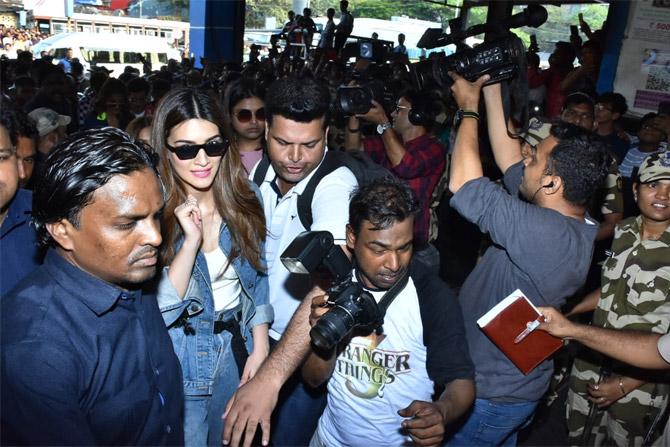 Kriti Sanon was twinning with Pooja in the denim department. Her white t-shirt and black sunglasses further enhanced her attire.