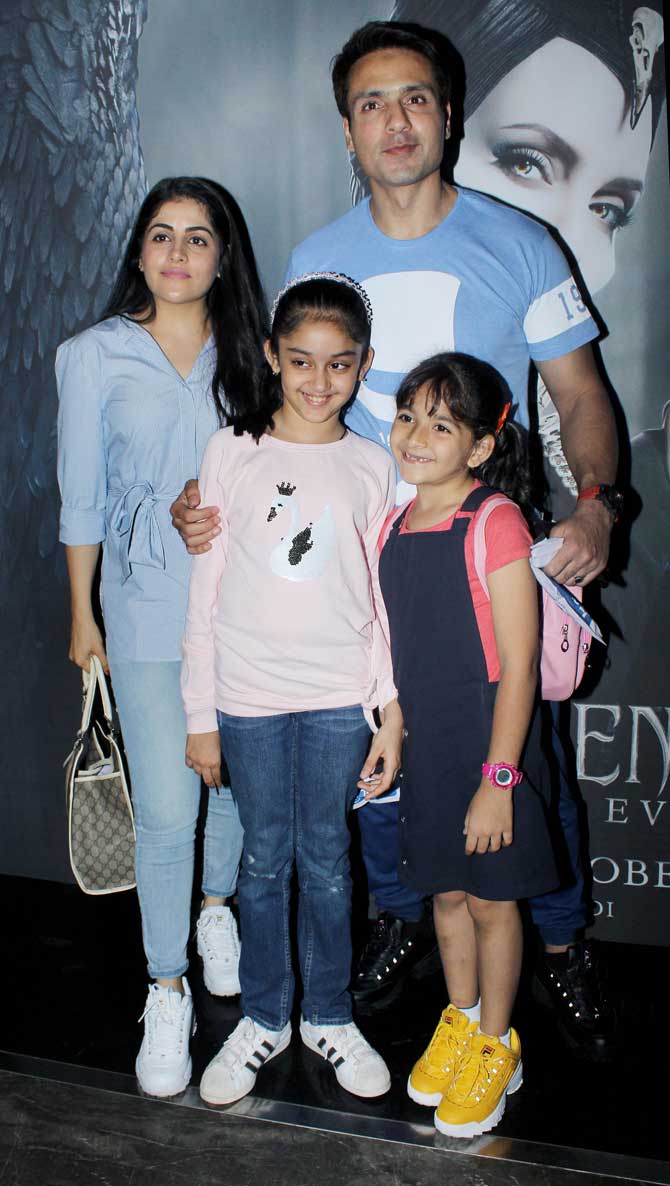 Television actor Iqbal Khan also graced the screening with his wife Sneha Chhabra Khan, daughter Ammaara Khan and a close friend. The husband-wife duo twinned in their adorable blue attires.