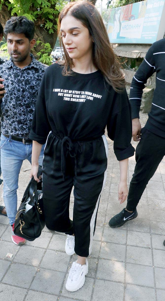 The Girl On The Train is a psychological thriller will be produced by Reliance Entertainment. The Hollywood film was based on author Paula Hawkins' 2015 debut novel of the same name. Based on the 2015 bestseller by Paula Hawkins, the film narrates the story of a divorcee woman who gets entangled in a missing person investigation that throws her life to the brink.