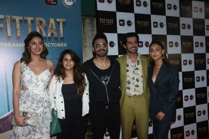 The web-series is a 15 episode story of Tarini Bisht (Krystle) who is a gold medallist turned gold digger and is unabashed about her life choices. The only two things she really cares about are her dad and her childhood best friend Amy (Anushka) who is born and raised in the lap of luxury and all the riches of the world. In her quest for this desirable rich bachelor, she bumps into Veer Shergill (Aditya).
