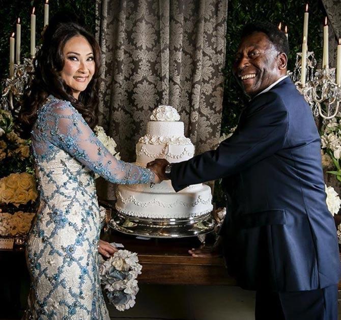 Pele with his third wife Marcia Aoki on their wedding day. The couple were dating since 2010 and were married in 2016. Pele has been married a total of three times.