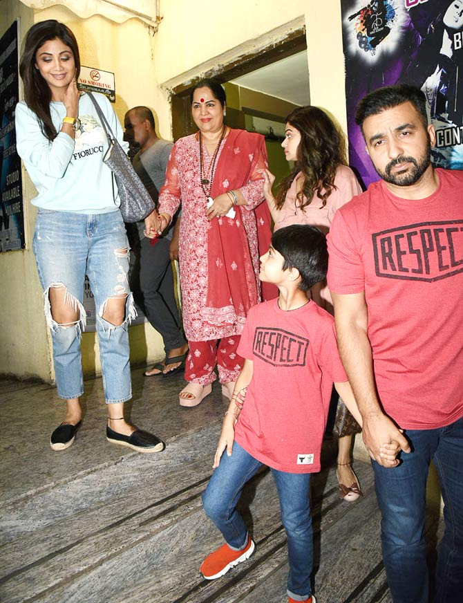 Shilpa Shetty Kundra was spotted with mother Sunanda Shetty, sister Shamita, son Viaan Kundra and husband Raj Kundra, and the father-son duo was looking adorable in a twinning t-shirt. All pictures/Yogen Shah
