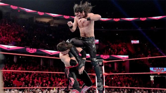WWE Universal Champion Seth Rollins addressed his actions last week on Raw and later gave Humberto Carrillo an opportunity to shine. In the main event, the two fought in a bout which saw Carrilo giving it his best but fell short against Rollins after he was hit with the Stomp. Nonetheless, Rollins came back to the ring to give his opponent the respect he deserved.