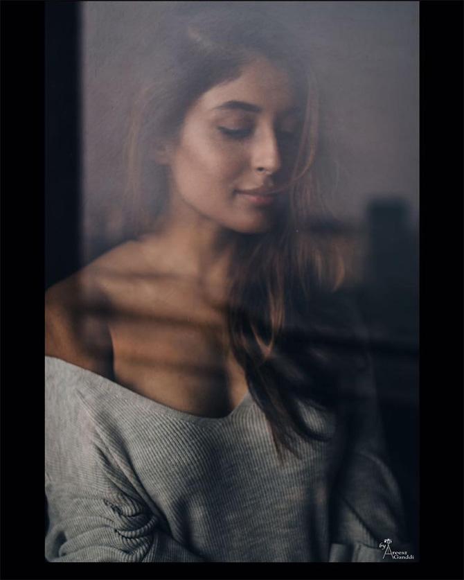 In 2014, Kritika Kamra took a break from fiction shows to try her luck in the celebrity dance reality show Jhalak Dikhhla Jaa - Season 7. Opting for a reality show like 'Jhalak...' was a conscious decision by Kritika as she wanted to break the mould and explore a different side. However, she got eliminated in the third week itself.