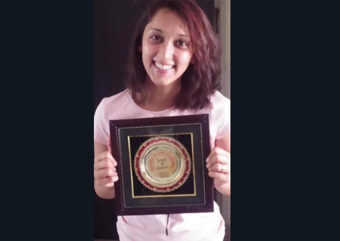 Conratulations to my wife @snagglepuff1 for ur first award in sport.hahahahha..so proud of youu..proud husbandd..haha