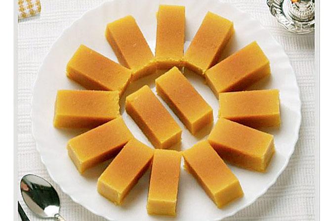 Mysore Pak: This sweet originated in Mysore Palace but has become a favourite for many. It is made up of gram flour, sugar and ghee and is one of the few desserts which melts in your mouth. 