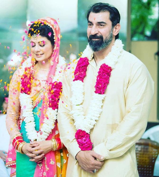 As she turns 44 today, we wish Pooja Batra nothing but only happiness in her married life!