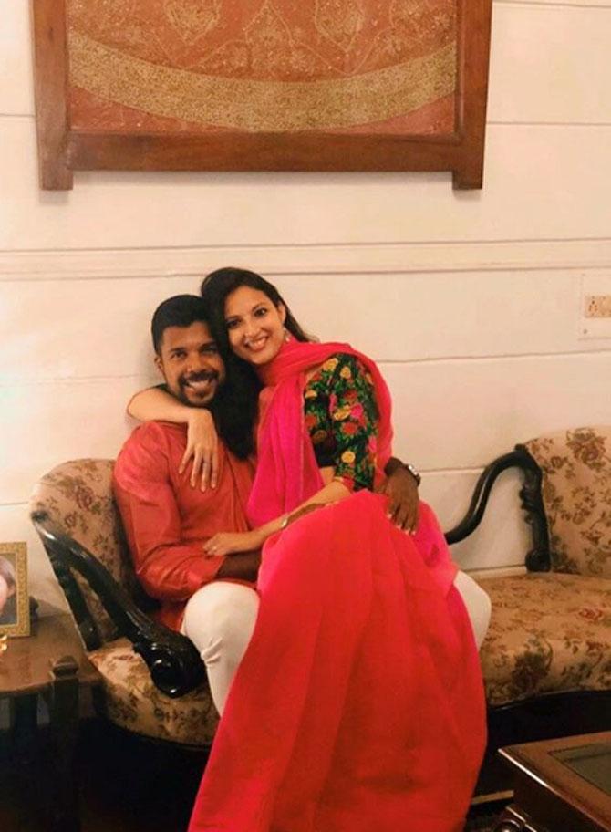 Varun Aaron married his childhood sweetheart Ragini Singh on February 1, 2016.