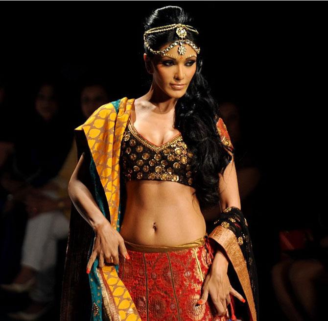 But, Koena Mitra couldn't make a mark in the film industry post-Apna Sapna Money Money. And soon disappeared from the showbiz.