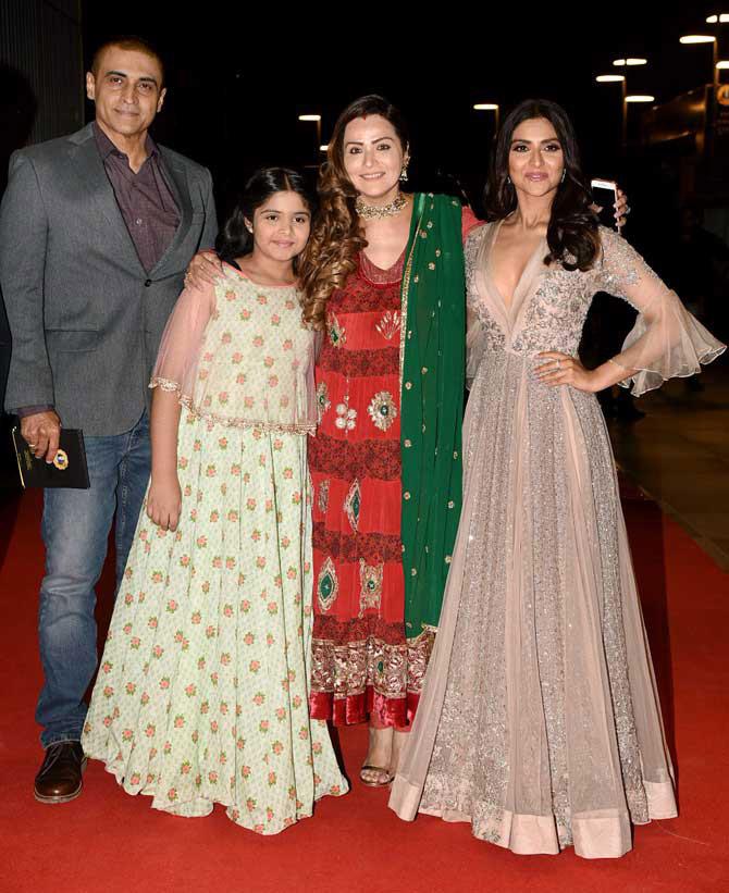 Remember we were talking about the legacy of the Mukherjee-Samarth family? Mohnish Bahl is also a proud member of the family. The Hum Aapke Hain Koun actor is the son of Nutan and Lt. Cdr. Rajnish Bahl. His daughter Pranutan Bahl made her debut this year with Notebook. Also seen in this picture is Pranutan's younger sister, Krishaa Bahl.