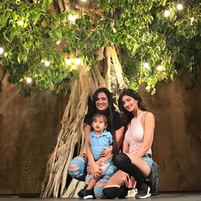 In 2018, Shweta Tiwari returned to the stage after a long time, with the play Jab We Separated, a production penned and directed by veteran Rakesh Bedi. Shweta said in a statement, 