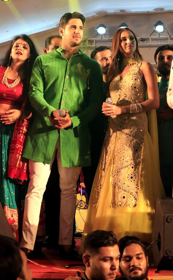 Sidharth Malhotra and Tara Sutaria attended Garba ceremony in Ahmedabad, Gujarat to promote their upcoming film Marjaavaan. All pictures/Pallav Paliwal