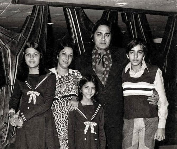 After the Deshmukhs, we come to the Dutts. Sunil Dutt fell in love with Nargis on the sets of Mother India. Nargis, who was at the peak of her career, reciprocated the love. They married in 1958. The couple had three children: Sanjay Dutt, Namrata Dutt, and Priya Dutt.