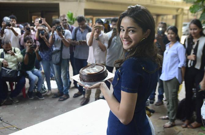 It seems the actress had a gala time with her fans. She managed to squeeze time out of her busy schedule to celebrate her day. On her birthday, she was busy shooting for a song for her upcoming film Pati Patni Aur Woh with her co-stars Bhumi Pednekar and Kartik Aaryan.