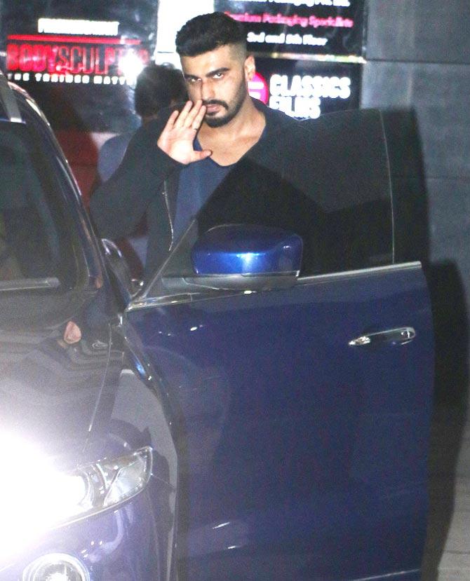 Arjun Kapoor has a great sense of humour, but his dour outings over the last few weeks have left us confused. His girlfriend Malaika Arora recently commented on his Instagram post, 