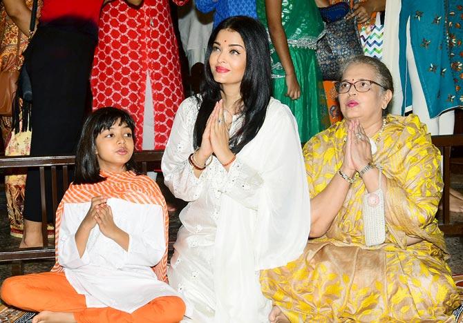 Aishwarya Rai Bachchan also took to her Instagram account to wish her fans on the occasion of Dussehra and Vijaya Dashami and wrote, 