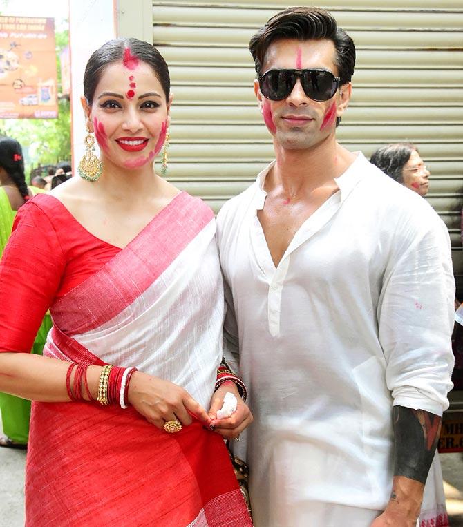 Bipasha Basu came for the festivities with husband Karan Singh Grover and sisters. She took to her Instagram account to share photos and videos from the pandal and wrote, 