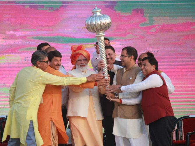 Narendra Modi also said that as a tribute to Mahatma Gandhi on his 150th birth anniversary they should take up the mission of not wasting food, conserving energy and water and avoiding single-use plastic. He exhorted the people to kill the demon within 