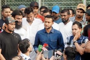 Bangladesh players refuse to play until they get salary hike