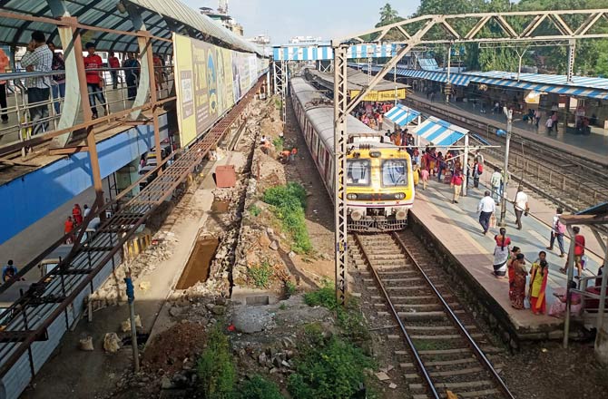 The platform at Badlapur station will run under the skywalk