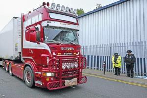 British police: 39 people found dead in lorry were Chinese