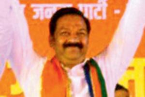 Dumped by Shiv Sena, BJP's Ganpat Gaikwad seeks UP celebs' help