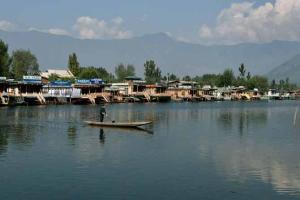 Advisory restricting tourists in Jammu and Kashmir lifted