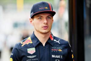  Max Verstappen stripped of pole, hands Hamilton sixth title boost