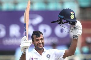 IND vs SA: Mayank Agarwal hits maiden Test ton, Rohit out for 176