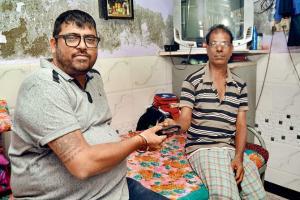 Auto driver returns wallet full of cash, cards to Ghatkopar trader
