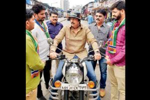 MNS candidates use bikes to avoid traffic snarls and reach voters