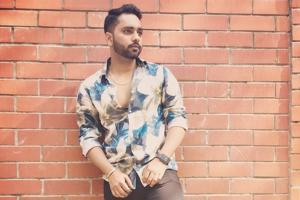 Saksham Jain is a new singing star in B Town