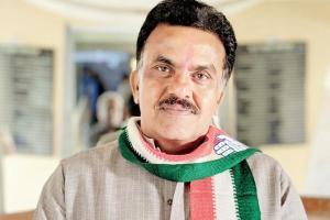 Is Sanjay Nirupam on his way out of Congress?