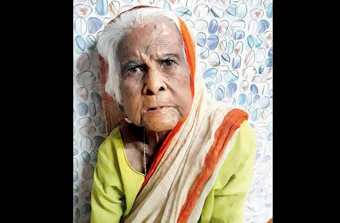 Sundrabai Shinde, 106, will travel from Nalasopara to Khar
