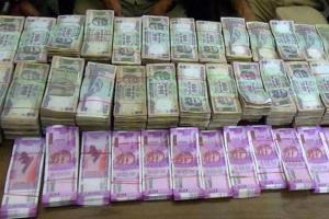 Police seize suspicious amount of Rs 2.19 crore from Zaveri Bazaar
