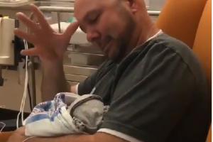 Deaf man talks to newborn daughter in sign language, wins Internet