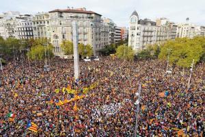 Spain Clashes erupt during pro-Catalan protest  