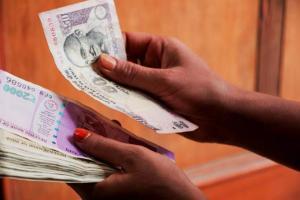 Mumbai crime: Two dupe Iran national of Rs 2.9 crore, booked
