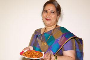 Learn to make mouth-watering Shankarpaali by Homechef Dhanashri Desai