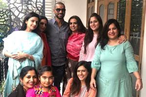 Watch video: Shikhar Dhawan plays 'family waali cricket' on Bhai Dooj