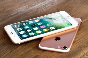 iPhone SE to make a comeback next year?
