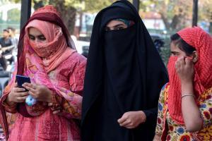 Postpaid mobile services in Kashmir resume after 70 days