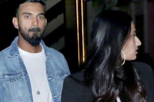 KL Rahul and Athiya Shetty spotted together heading out for dinner