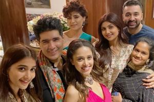 Manish Malhotra's Diwali bash: Shilpa Shetty, Sophie Choudry play cards