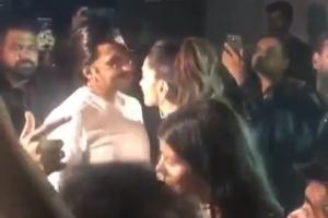 Inside Videos: Ranveer and Deepika are inseparable at '83 wrap up bash