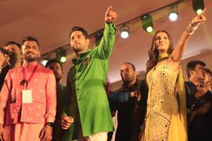Navratri 2019: Ae Halo! Sidharth and Tara Sutaria promote Marjaavaan